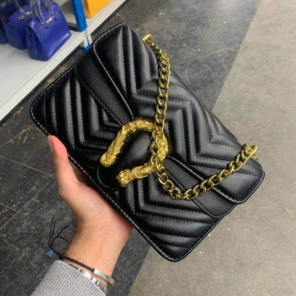 Quilted Shoulder bag in black faux leather - Picture 8 of 9